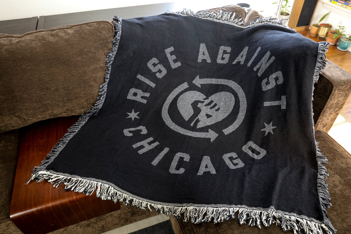 CHICAGO HeartFist Woven Blanket (Black)