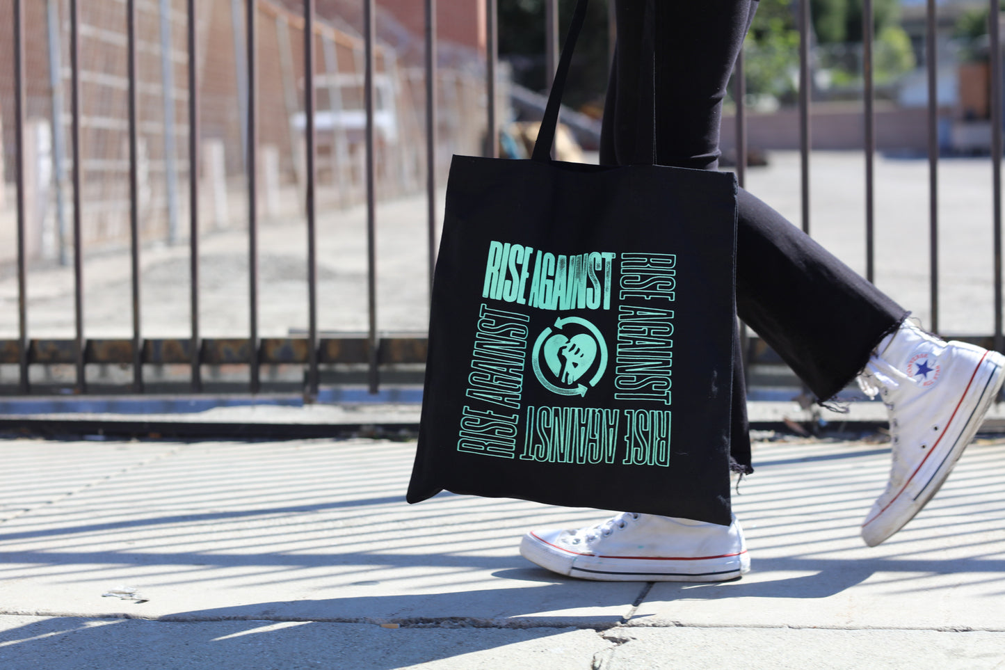 HeartFist Fade Tote (Black)